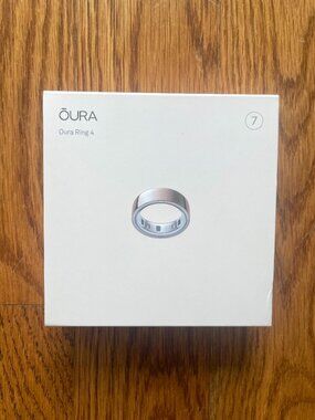 BRAND NEW, STILL IN BOX Oura Ring 4 in Rose Gold (Size 7)